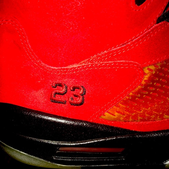 Retro Jordan 5 Ragging Bull - Picture 2 of 8